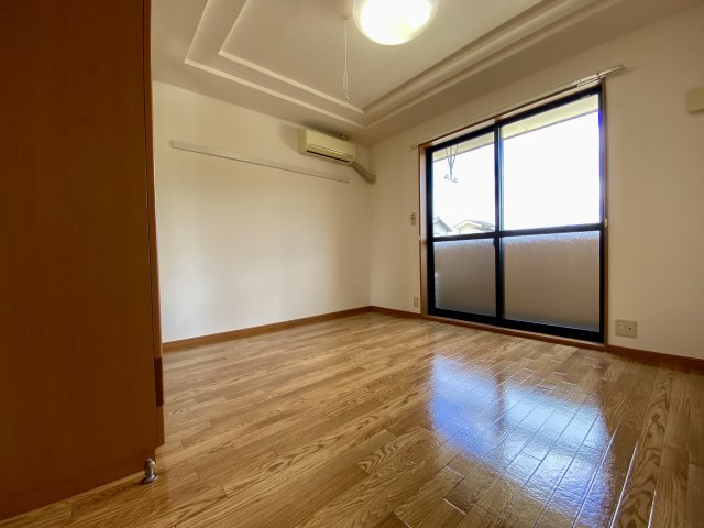 【洋室】 | グランディール・プラム