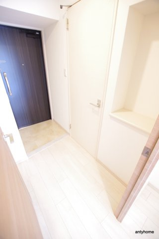 スプランディッド新大阪3　仲介手数料無料の玄関