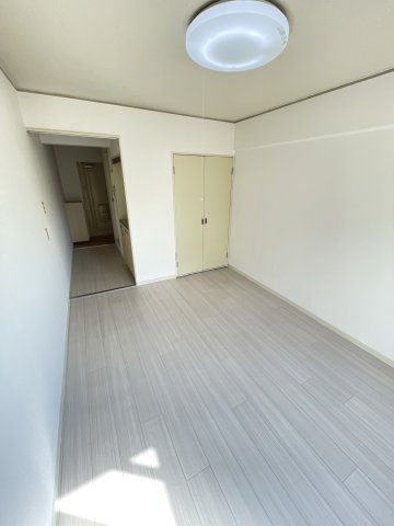 【寝室】