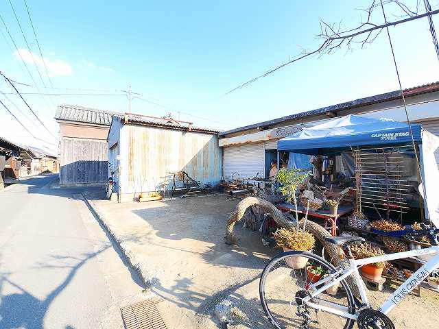 美濃庄町ガレージ