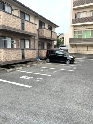 【駐車場】 | パークハイム皿山 B棟 | 駐車場