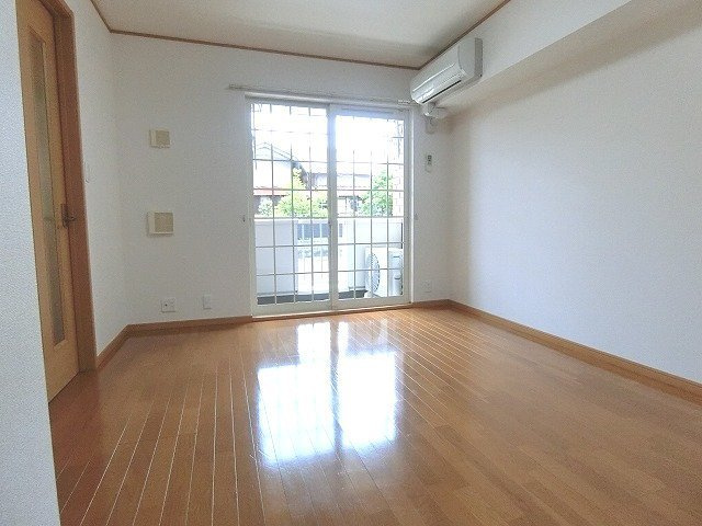 ソレアードⅡの居間・リビング