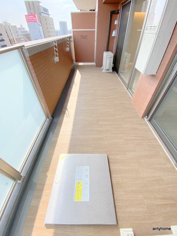 プレジオ難波WEST　仲介手数料無料のバルコニー