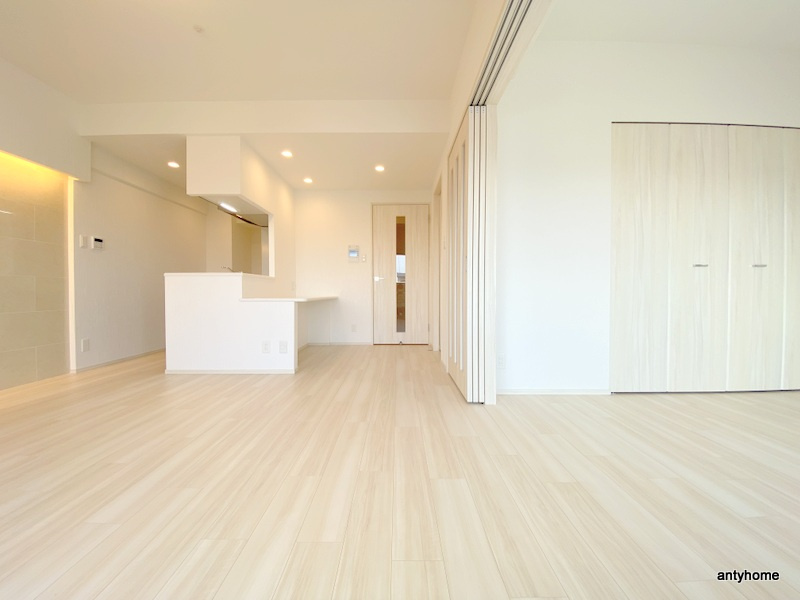 プレジオ難波WEST　仲介手数料無料の洋室