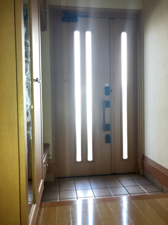 奥沢戸建の玄関