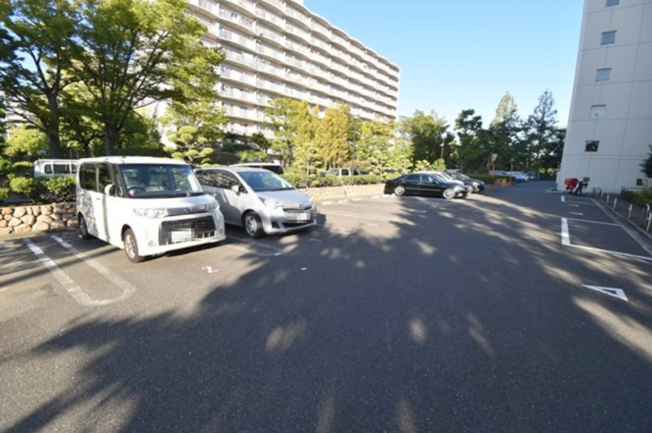 【駐車場】 | 阪急南茨木ハイタウン美沢E棟 | エイブルだけの嬉しいサービス、ご用意しております。詳細は、お気軽に当社までお問合せ下さいませ！