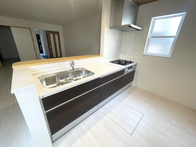 廿日市市平良二丁目　№35456のキッチン|リビング全体を見渡せる
対面式キッチンです。