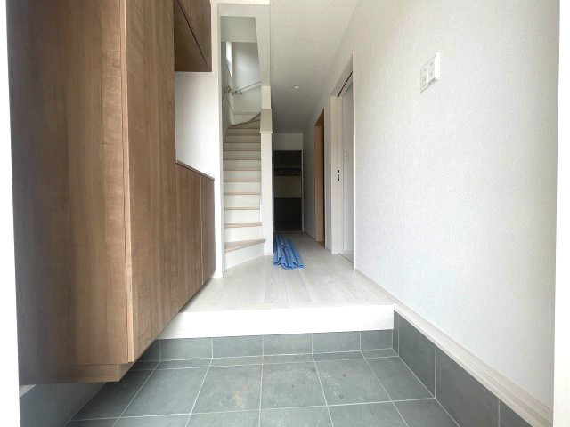 廿日市市平良二丁目　№35456の玄関|広く開放的な玄関です。