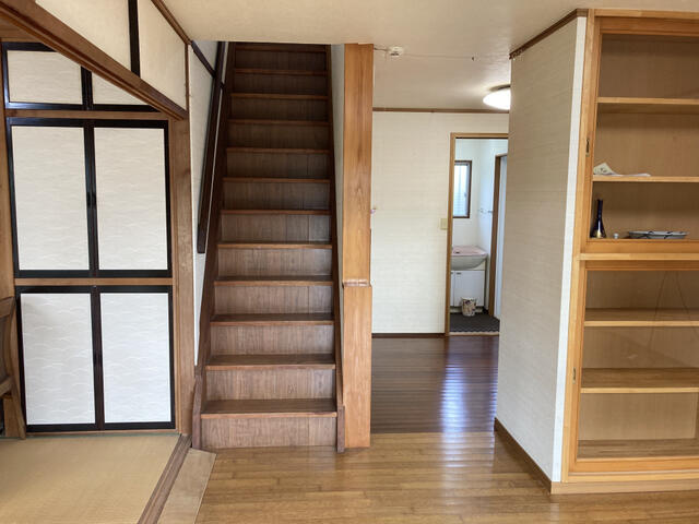 【その他】 | 加茂　戸建貸家 | 階段