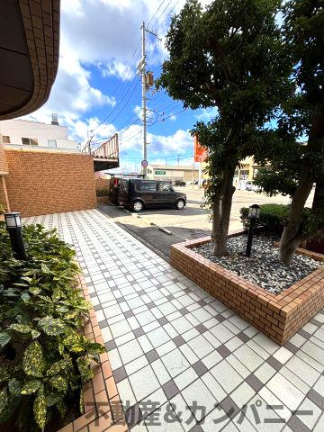 ◎角部屋◎低層階◎1000万以下のお部屋◎日当たりの庭