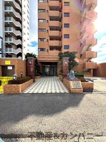 ◎角部屋◎低層階◎1000万以下のお部屋◎日当たりの駐車場