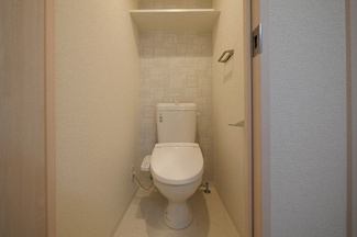 【トイレ】 | エスリードレジデンス大阪難波 | 落ち着いた色調のトイレです