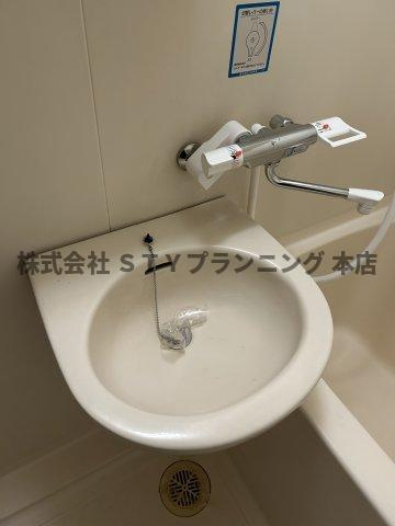 仲介手数料０円！STUDIO　SHIROGANEの独立洗面台