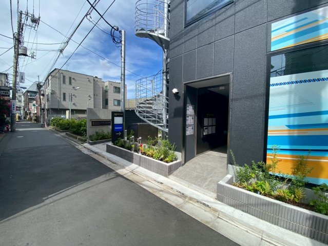 SIDEPLACE　JUJOのエントランス