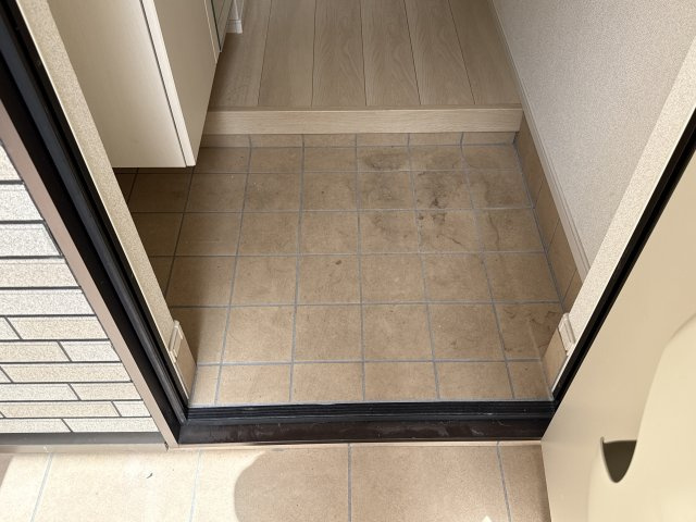 オイコスオニロ田井の玄関