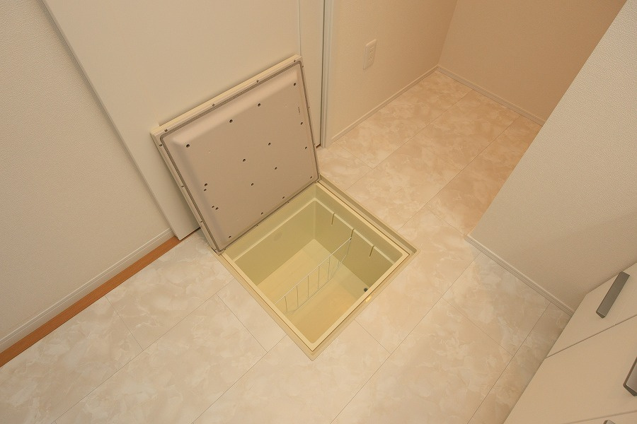 サンコート　若松区鴨生田２丁目の収納