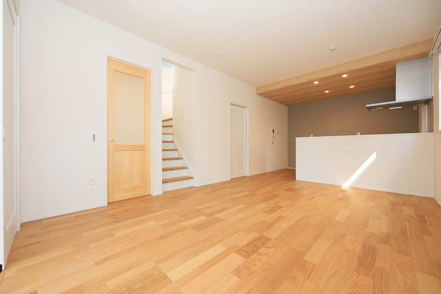 サンコート　若松区鴨生田２丁目の居間・リビング