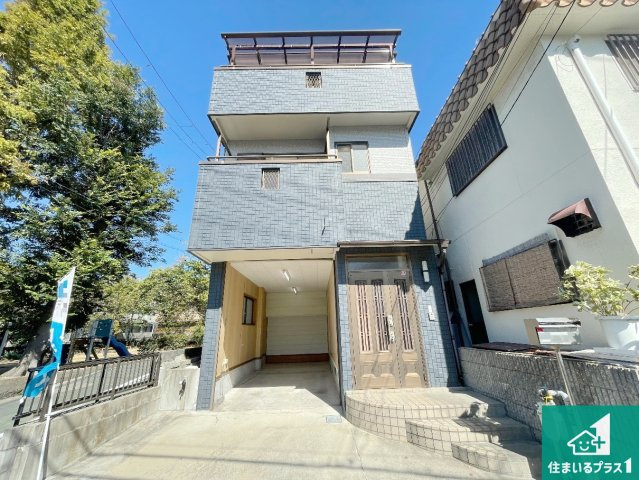 尼崎市金楽寺町　中古一戸建ての外観|周辺は落ち着いた街並みの住宅地！子育てがしやすい住環境です！気になることがありましたら、お気軽にお問い合わせください！