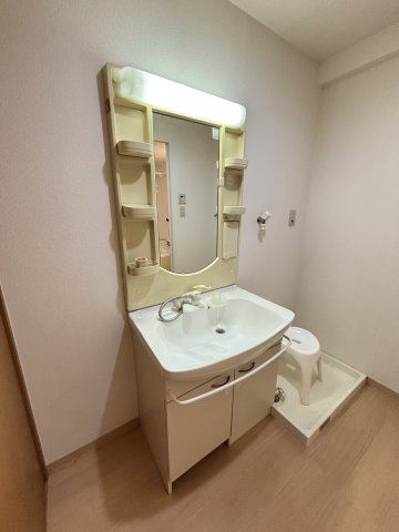 ファムール忍ケ丘の洗面所