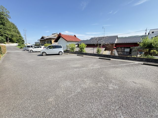 ラ・プチフォーレの駐車場