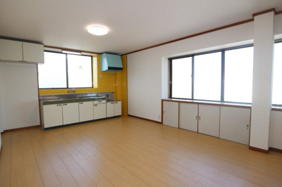 【居間・リビング】 | 第2まつおかコーポ | 広々としたリビングです