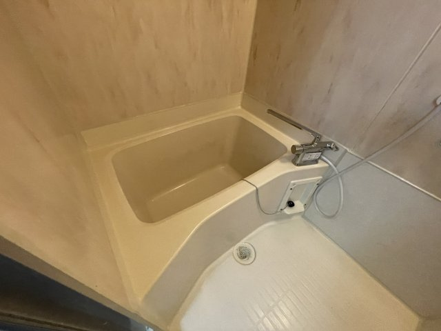 岡町中村コーポの浴室