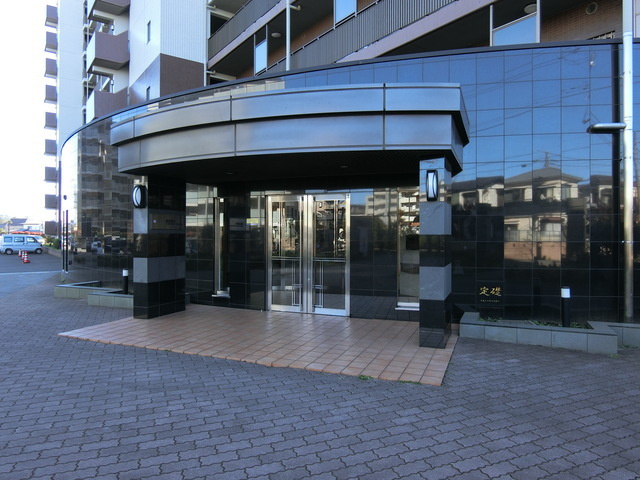 S-FORT船橋塚田のエントランス