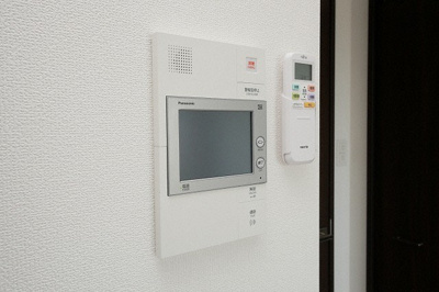 【セキュリティ】 | エグゼ大阪NORTHゲート | モニター付きインターホンです