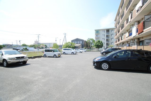 フェニックス久留米の駐車場