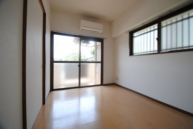 フェニックス久留米の洋室|内装イメージ：同物件別室