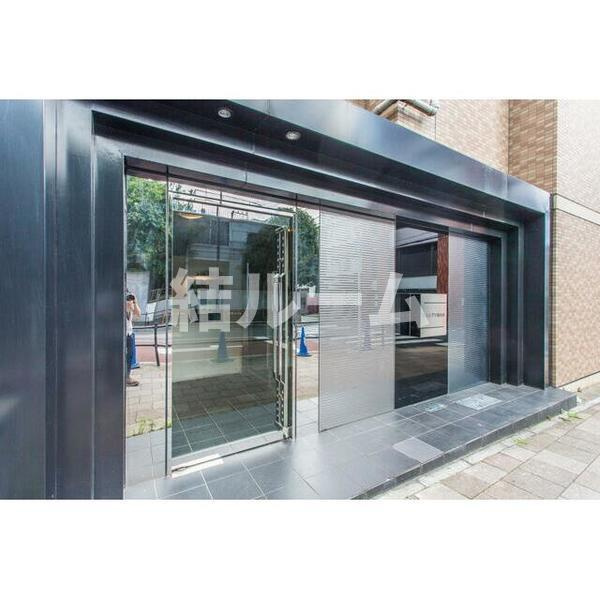 新宿区大久保３丁目の賃貸マンションのエントランス