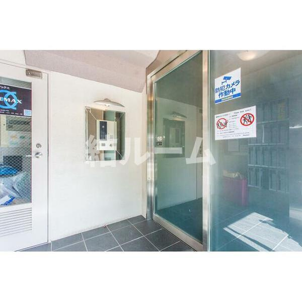 新宿区大久保３丁目の賃貸マンションのロビー