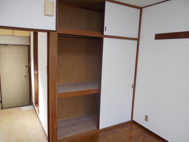 ホワイトコート１０１の収納