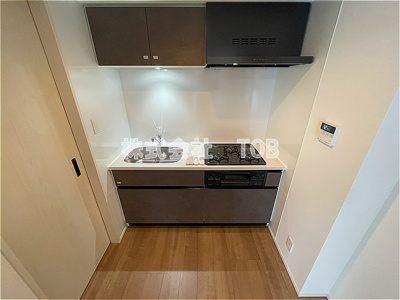 【キッチン】 | XEBEC八幡山-ジーベック八幡山- | ガス3口グリル付き