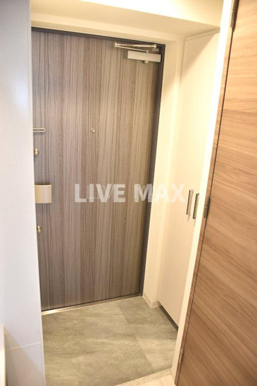 【玄関】クリスタルグランツ京都西大路 