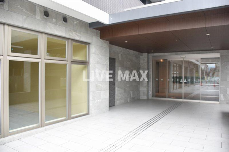 【エントランス】クリスタルグランツ京都西大路 