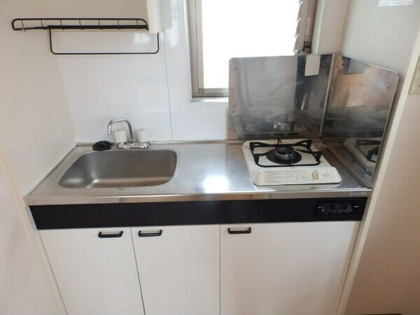 e池下のキッチン