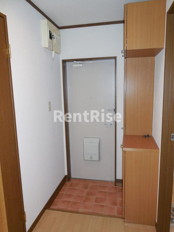 カーサ・ラッフィナートの玄関|玄関