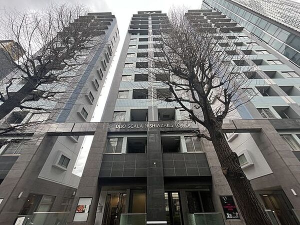 デュオスカーラ西麻布タワーＷＥＳＴの外観