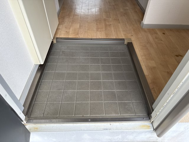 サンライフアイＤの玄関