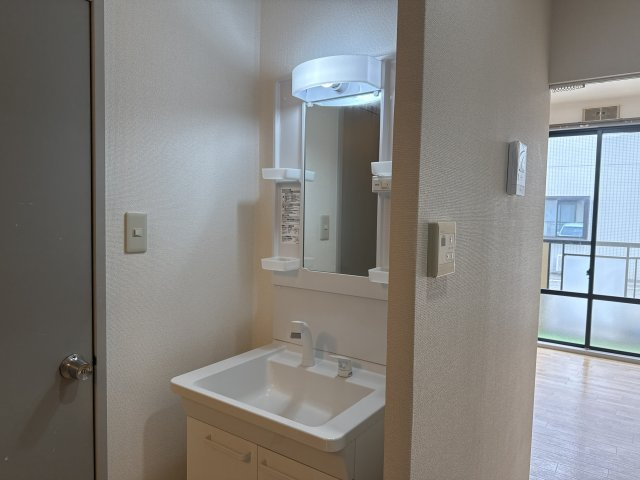 サンライフアイＤの洗面所