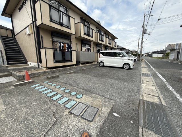 サンライフアイＤの駐車場