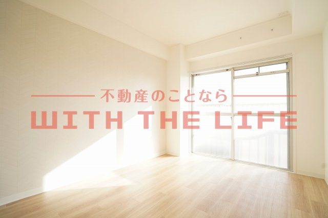 南薫ハイツ【キャッシュバック対象物件】の居間・リビング|同物件別部屋の写真です