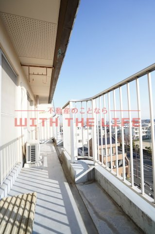 南薫ハイツ【キャッシュバック対象物件】のバルコニー|同物件別部屋の写真です