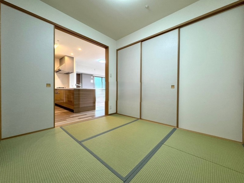 アルファフレシア久留米駅前【キャッシュバック対象物件】の和室|和室ならではの温かな和の空間で寛ぎの時間を過ごせます