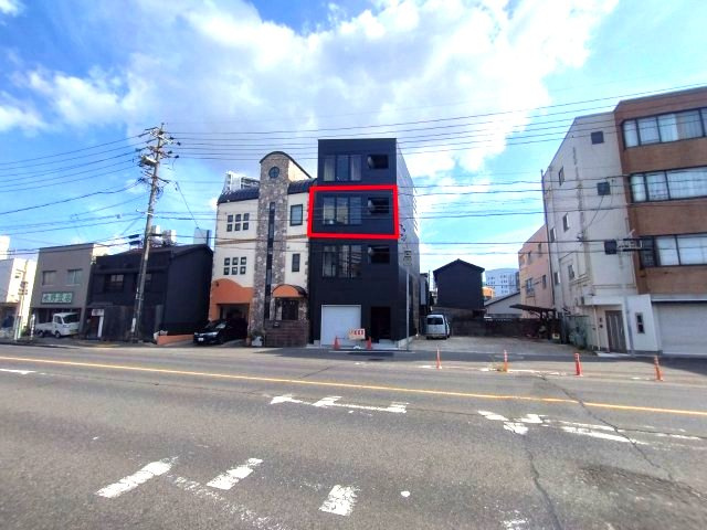 CLAP HILLSの外観