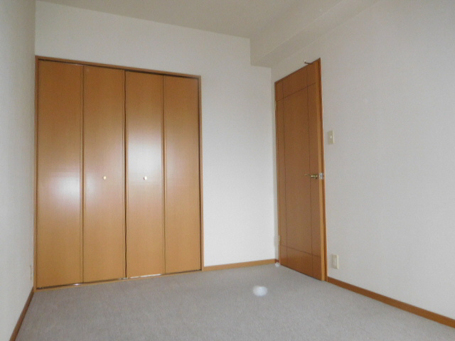 ロワイヤル東今宿の子供部屋