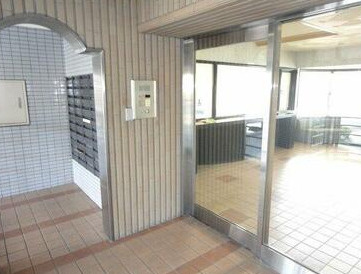 ダイナコート久留米レジックスのエントランス|毎日通るエントランスはこのようになっています