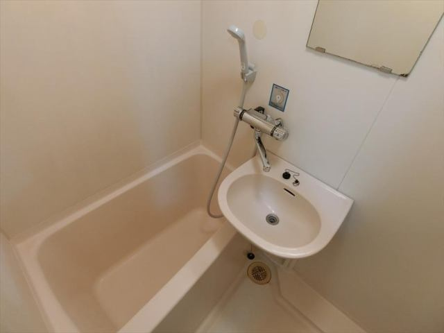 ダイナコート久留米レジックスの浴室|落ち着いた空間のお風呂です