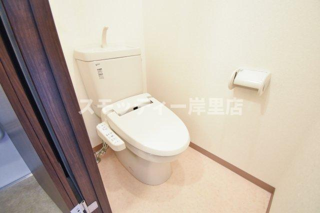 グランメゾン御崎のトイレ|落ち着いた色調のトイレです